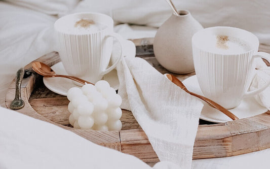 4 Decorating Tips for a Stylish Breakfast in Bed