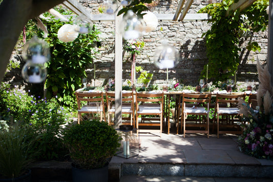 Creating a Stunning Outdoor Wedding Table Setup with Vibrant Colours: A Perfect Harmony of Elegance and Nature