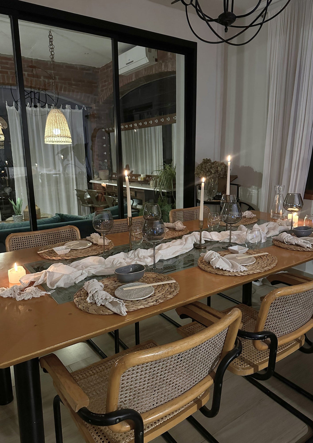 What a Host Home: Modern Table Design