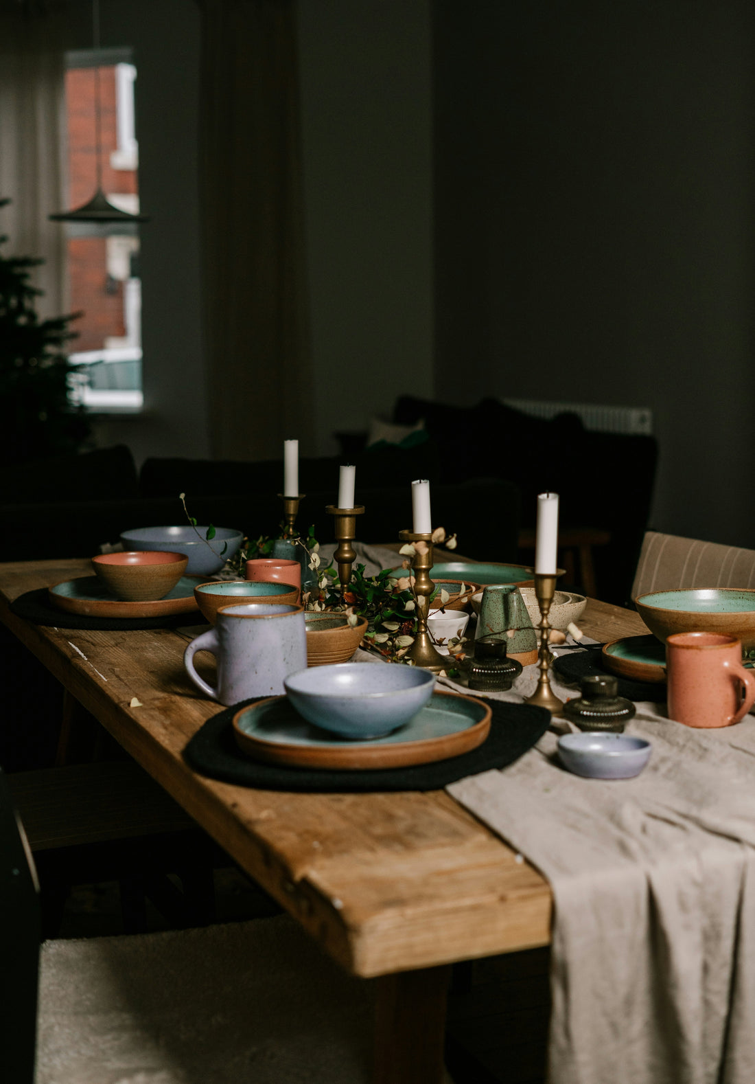 Rustic Modern Tablescape with a Touch of Colour this Season