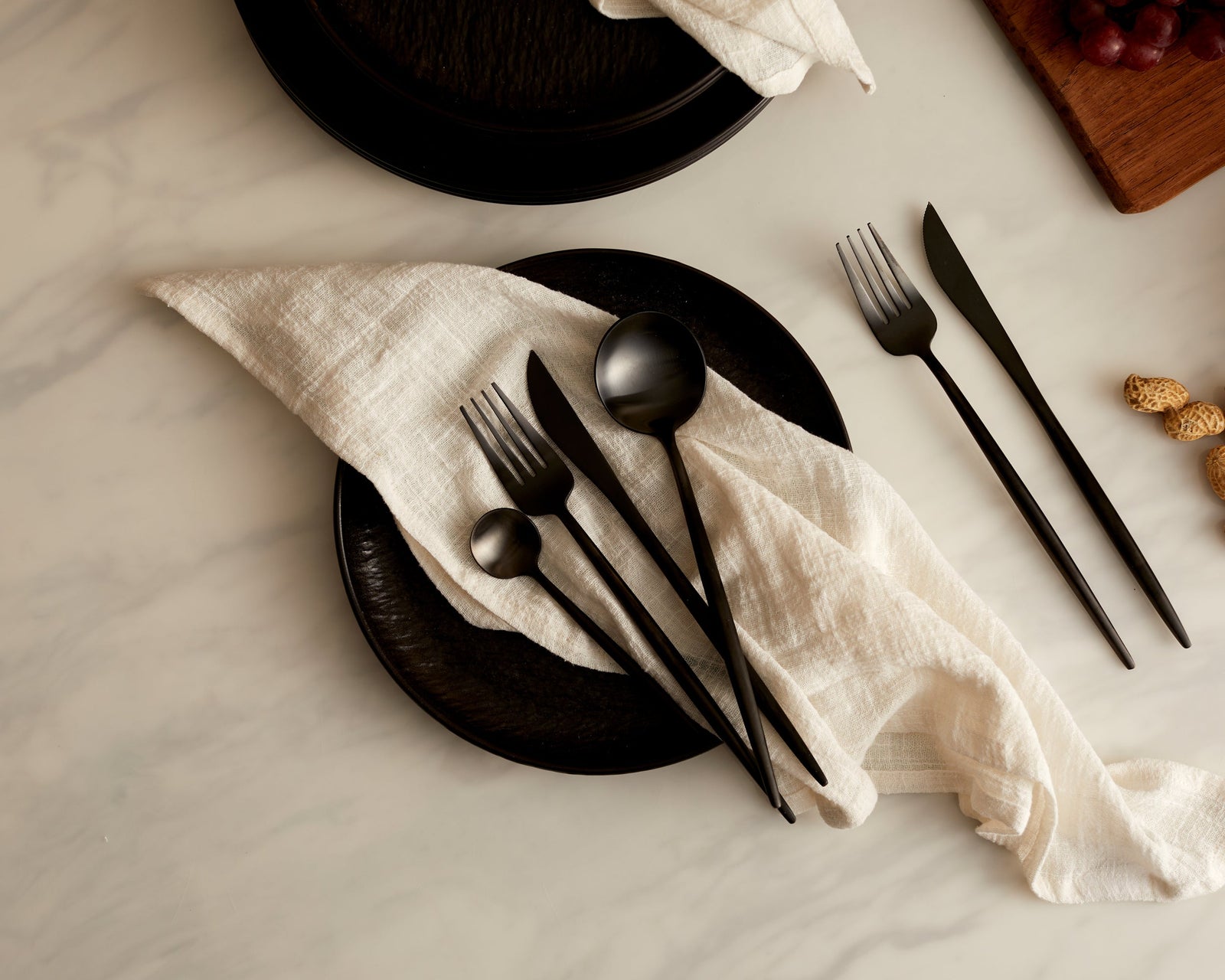 https://whatahost.co.uk/products/cutleries-black-stainless-steel