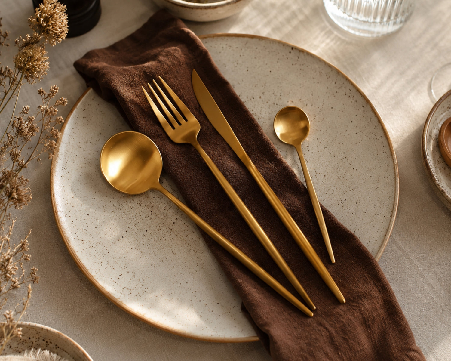 Gold Cutlery Stainless Steel Set. Restaurant Quality Flatware from What a Host Home Decor